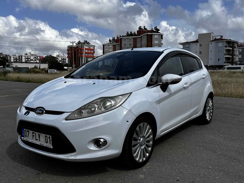 Sahibinden Ford Fiesta 1.4 TDCi Titanium X 2010 Model Antalya 260.000 km Beyaz
