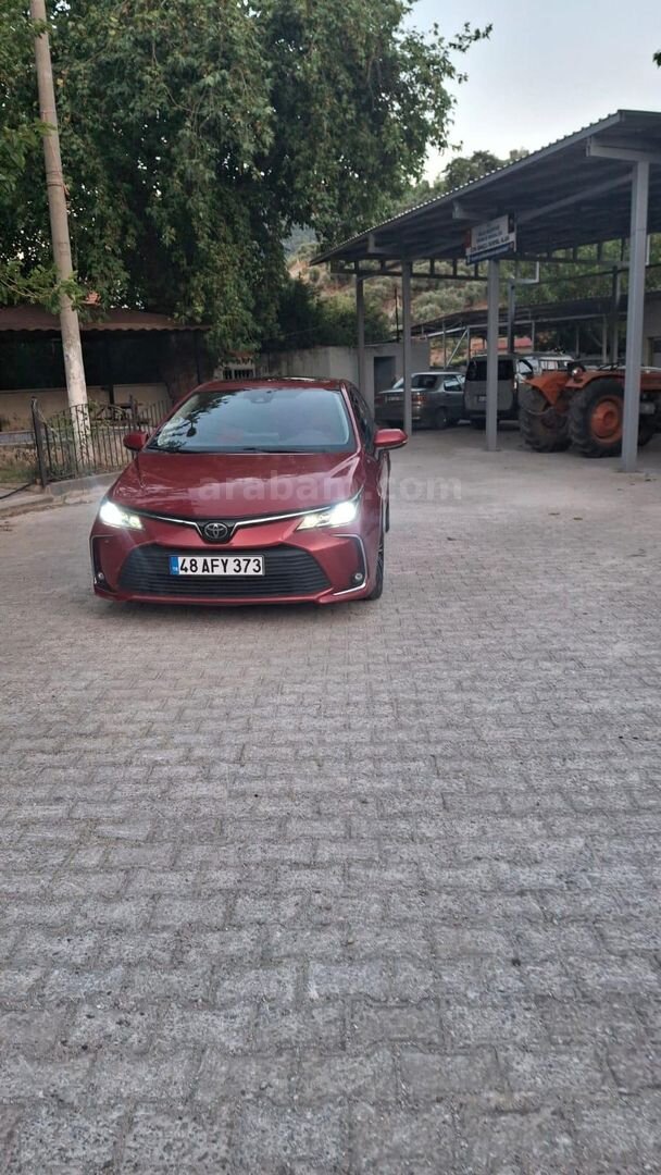 Sahibinden Toyota Corolla 1.5 Flame X-Pack 2021 Model Muğla 74.000 km Kırmızı 4
