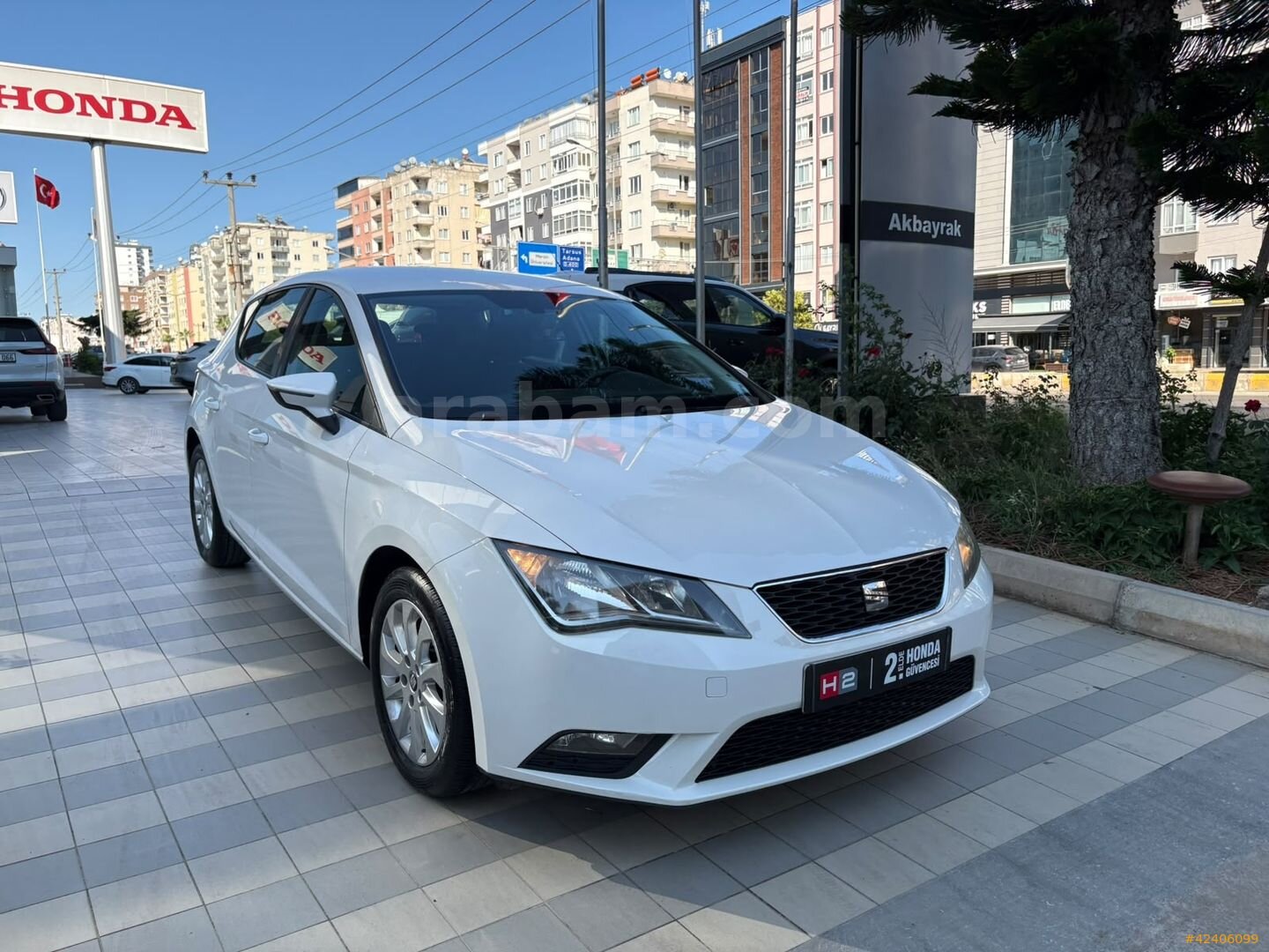 Galeriden Seat Leon 1.6 TDI Style 2016 Model Mersin 126.446 km Beyaz 3