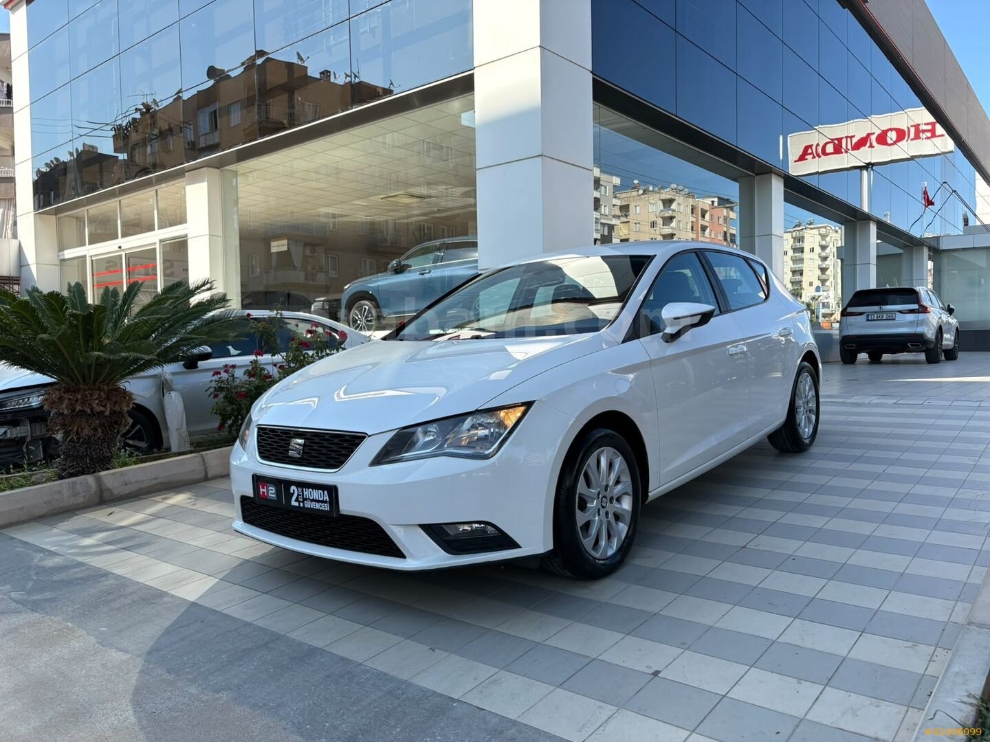 Galeriden Seat Leon 1.6 TDI Style 2016 Model Mersin 126.446 km Beyaz 1