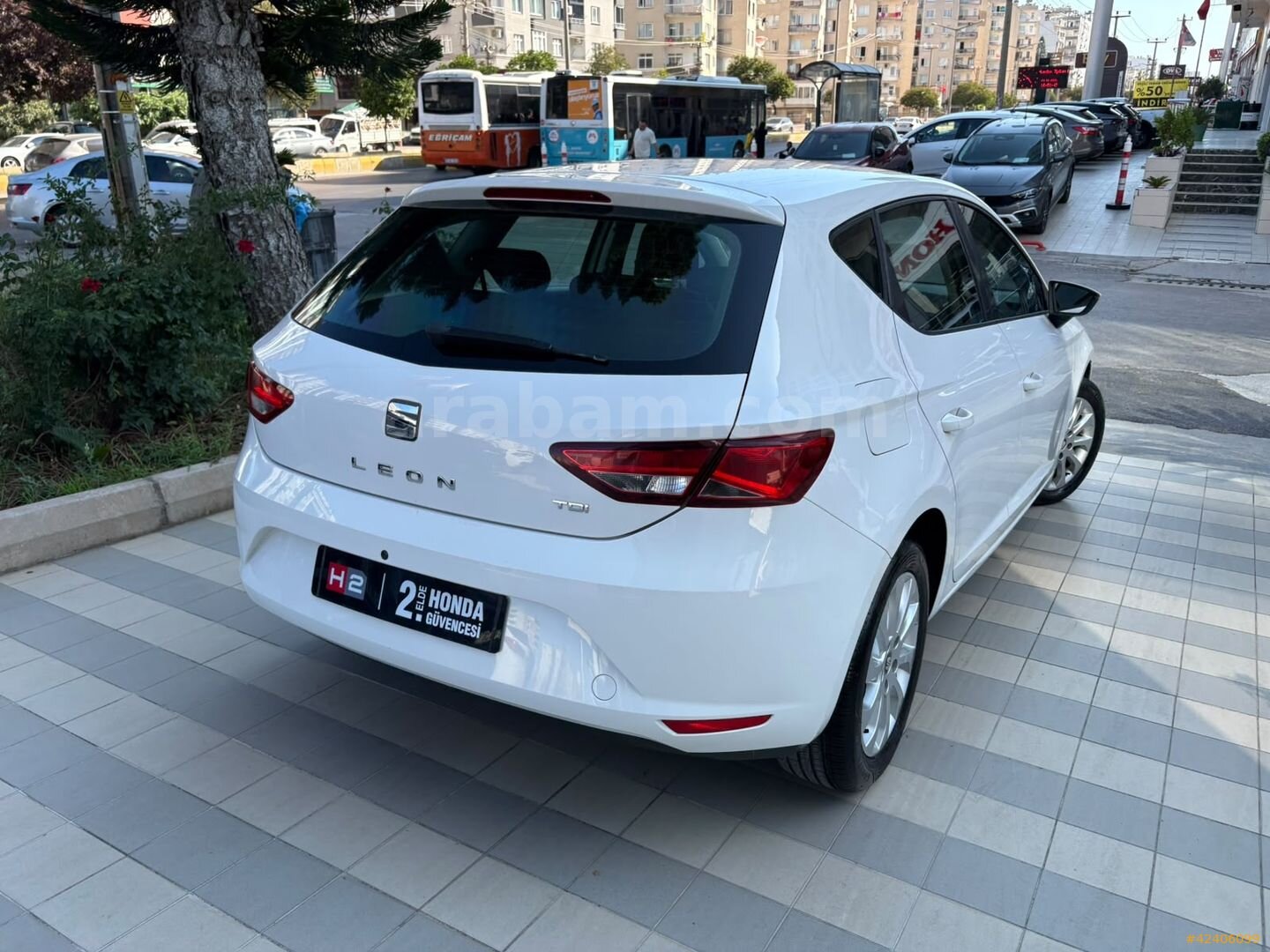 Galeriden Seat Leon 1.6 TDI Style 2016 Model Mersin 126.446 km Beyaz 4