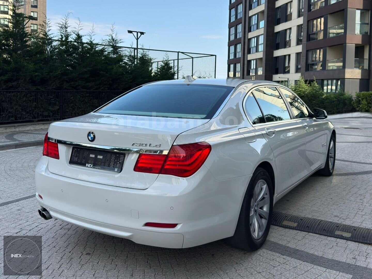 Galeriden BMW 7 Serisi 730d Long Exclusive 2011 Model İstanbul 184.000 km Beyaz 6