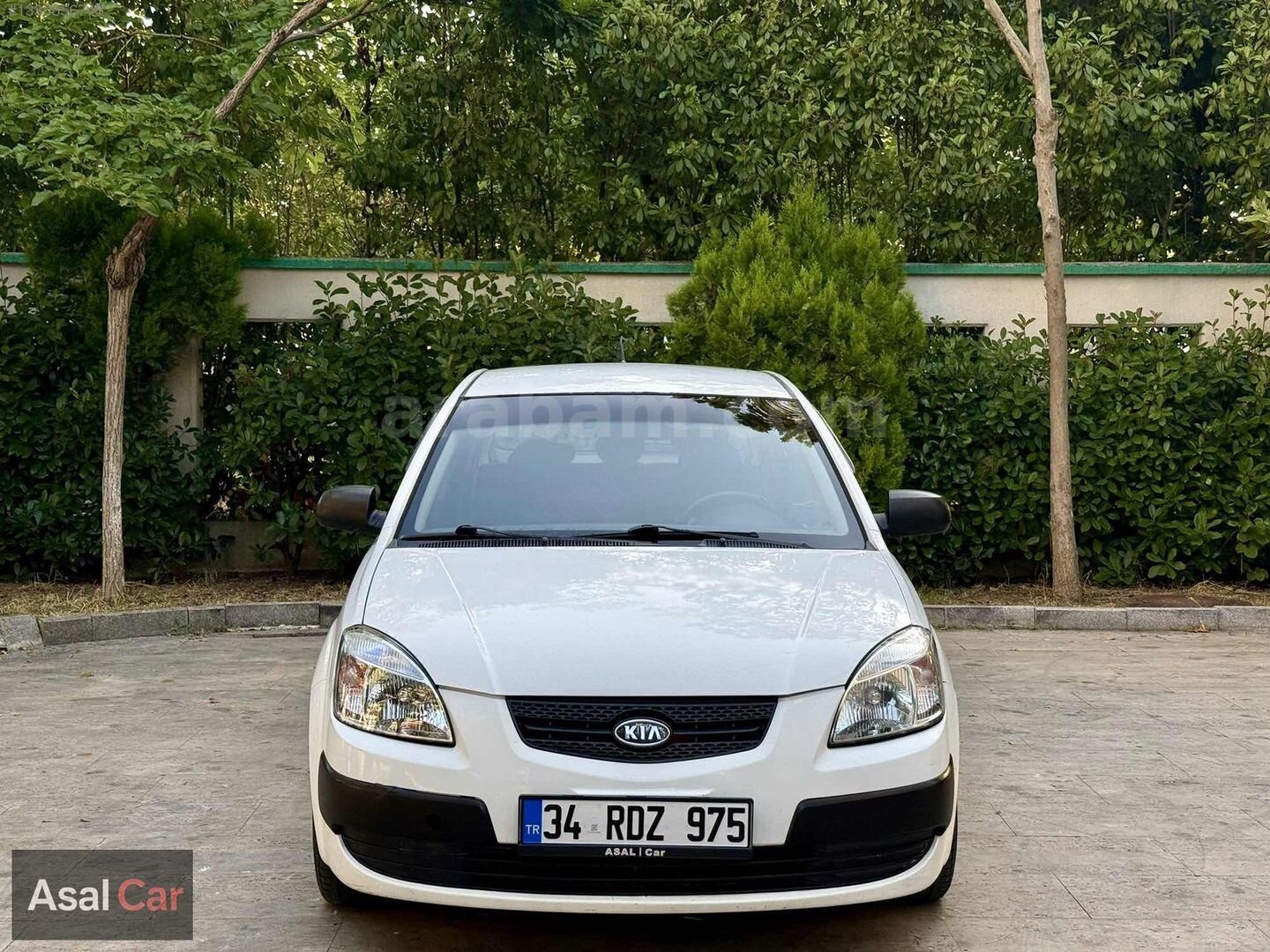 Galeriden Kia Rio 1.5 CRDi Trend 2009 Model İstanbul 240.000 km Beyaz 2