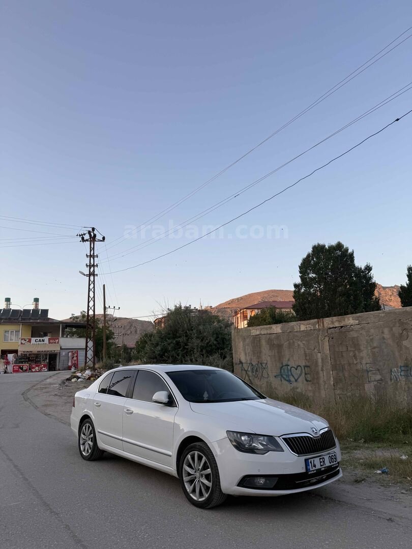 Galeriden Skoda SuperB 1.6 TDI Prestige 2014 Model Van 295.000 km Beyaz 2