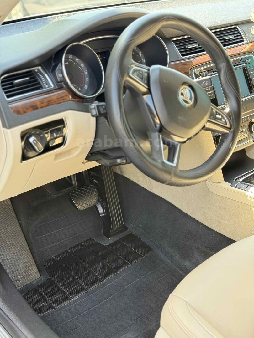 Galeriden Skoda SuperB 1.6 TDI Prestige 2014 Model Van 295.000 km Beyaz 5