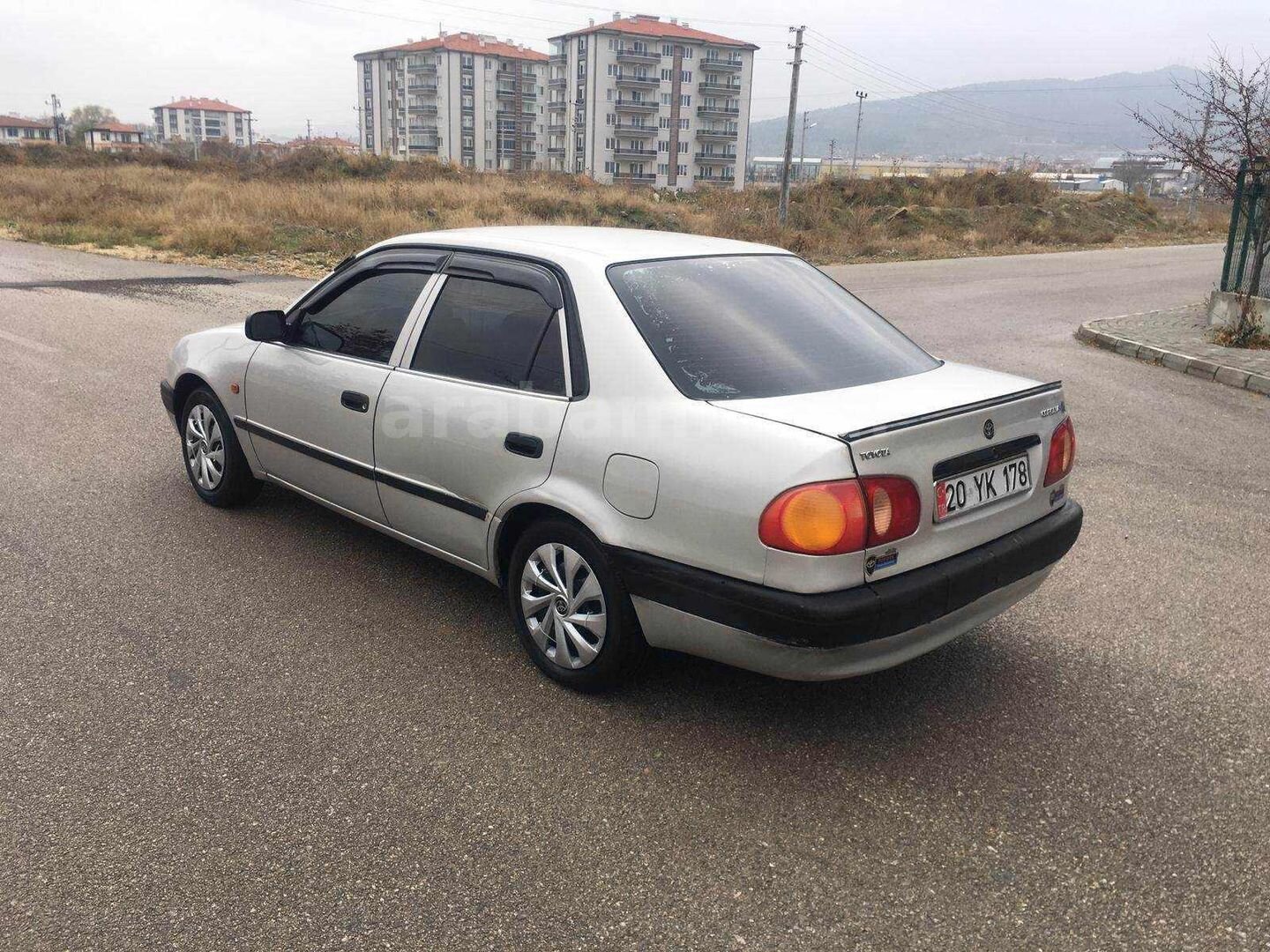 Sahibinden Toyota Corolla 1.3 Terra 2000 Model Uşak 370.000 km Gri (Gümüş) 2