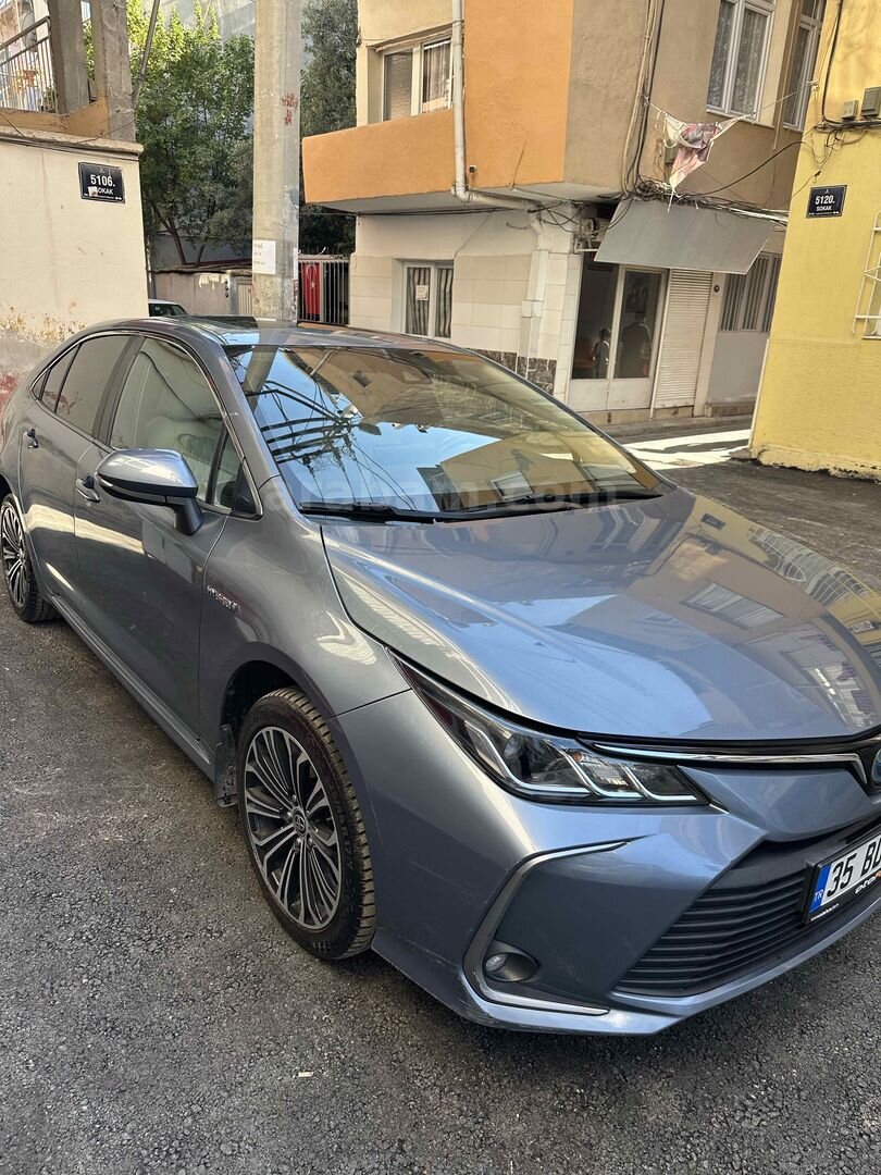 Sahibinden Toyota Corolla 1.8 Hybrid Flame X-Pack 2020 Model İzmir 126.000 km Mavi 2
