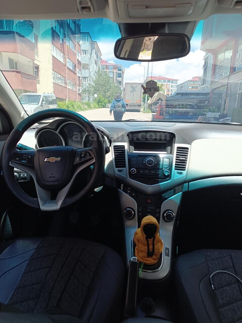 Sahibinden Chevrolet Cruze 1.6 LS Plus 2011 Model Ağrı 250.000 km Beyaz 6