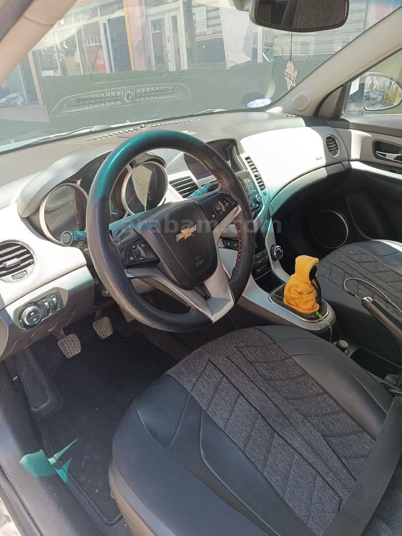 Sahibinden Chevrolet Cruze 1.6 LS Plus 2011 Model Ağrı 250.000 km Beyaz 3