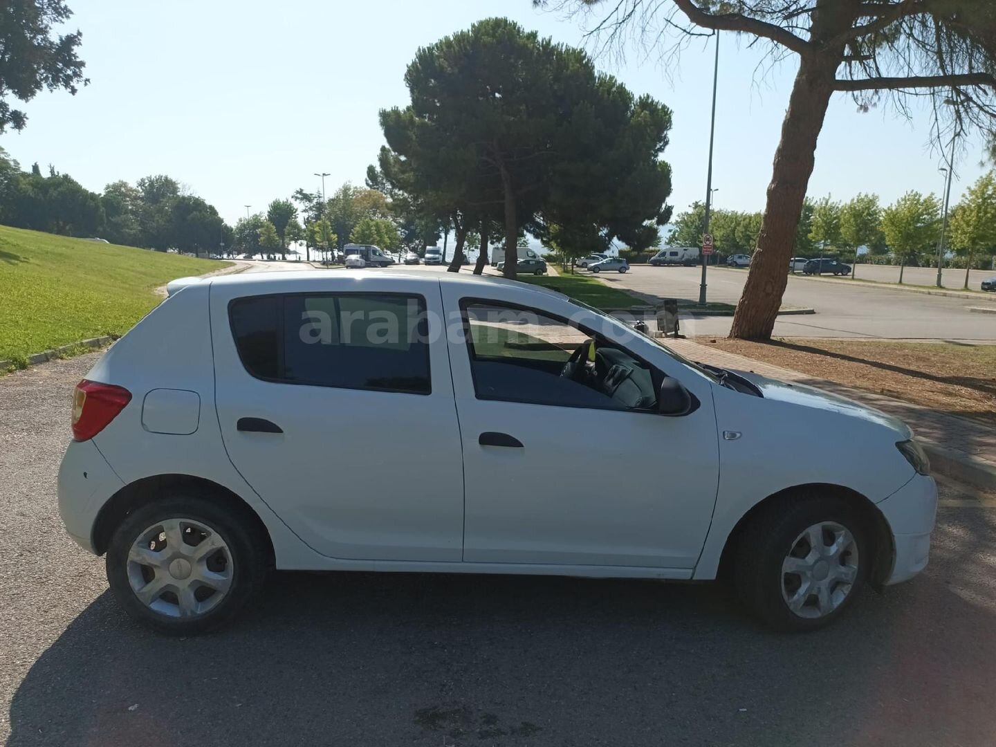Sahibinden Dacia Sandero 1.2 Ambiance 2013 Model Kocaeli 144.000 km Beyaz 3