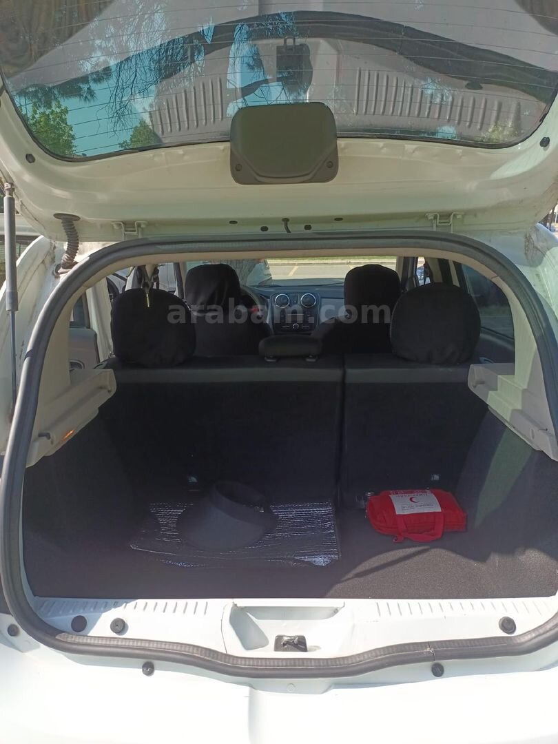 Sahibinden Dacia Sandero 1.2 Ambiance 2013 Model Kocaeli 144.000 km Beyaz 7