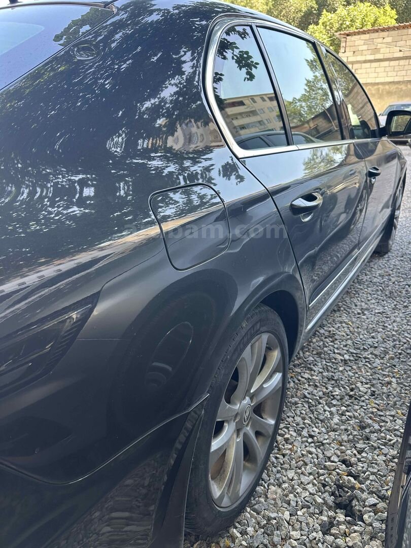 Sahibinden Skoda SuperB 1.4 TSI Elegance 2011 Model Van 187.000 km Siyah 4