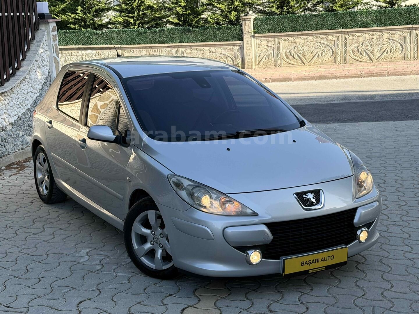 Galeriden Peugeot 307 1.6 HDi Premium 2006 Model Konya 365.000 km Gri (Gümüş) 2
