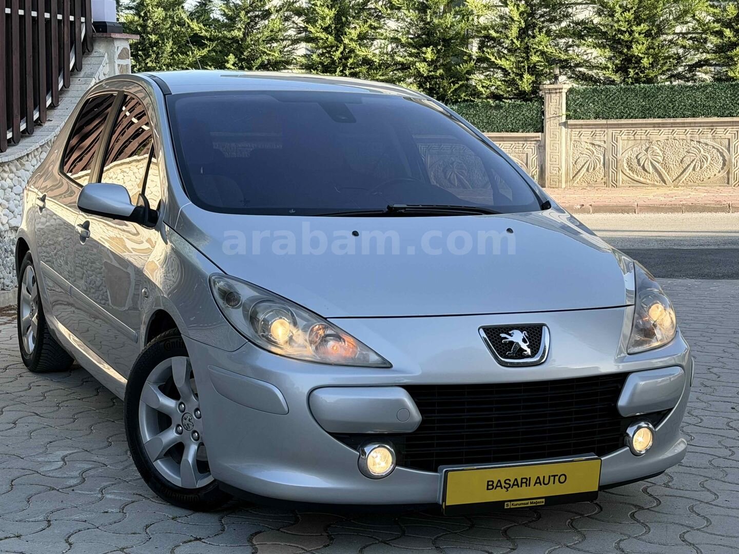 Galeriden Peugeot 307 1.6 HDi Premium 2006 Model Konya 365.000 km Gri (Gümüş) 3