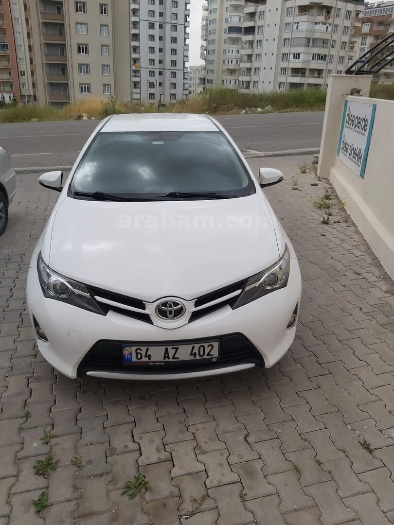 Sahibinden Toyota Auris 1.33 Life 2014 Model Şanlıurfa 97.500 km Beyaz 2