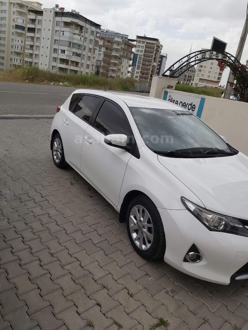 Sahibinden Toyota Auris 1.33 Life 2014 Model Şanlıurfa 97.500 km Beyaz 3