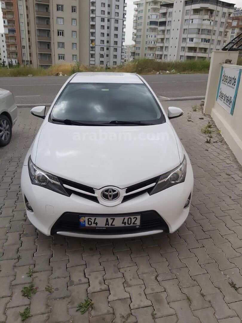 Sahibinden Toyota Auris 1.33 Life 2014 Model Şanlıurfa 97.500 km Beyaz 1