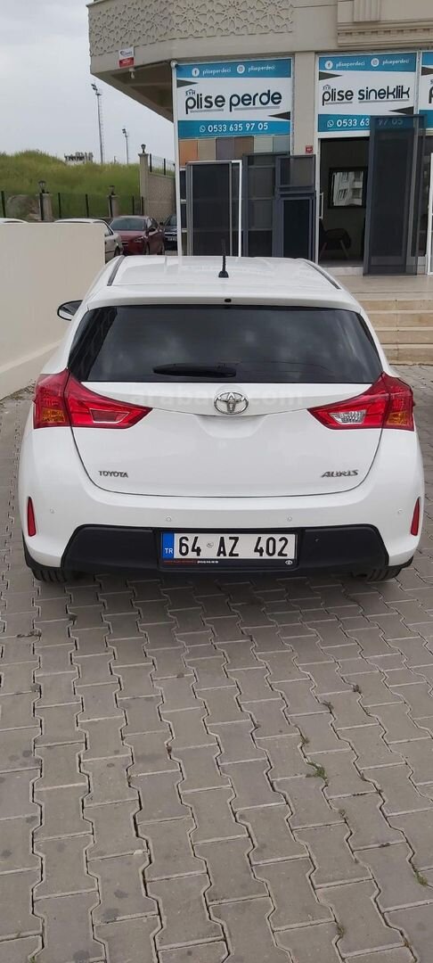 Sahibinden Toyota Auris 1.33 Life 2014 Model Şanlıurfa 97.500 km Beyaz 5