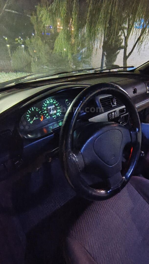 Sahibinden Mazda 323 1.8 Familia 1996 Model Gaziantep 253.000 km Bej 5