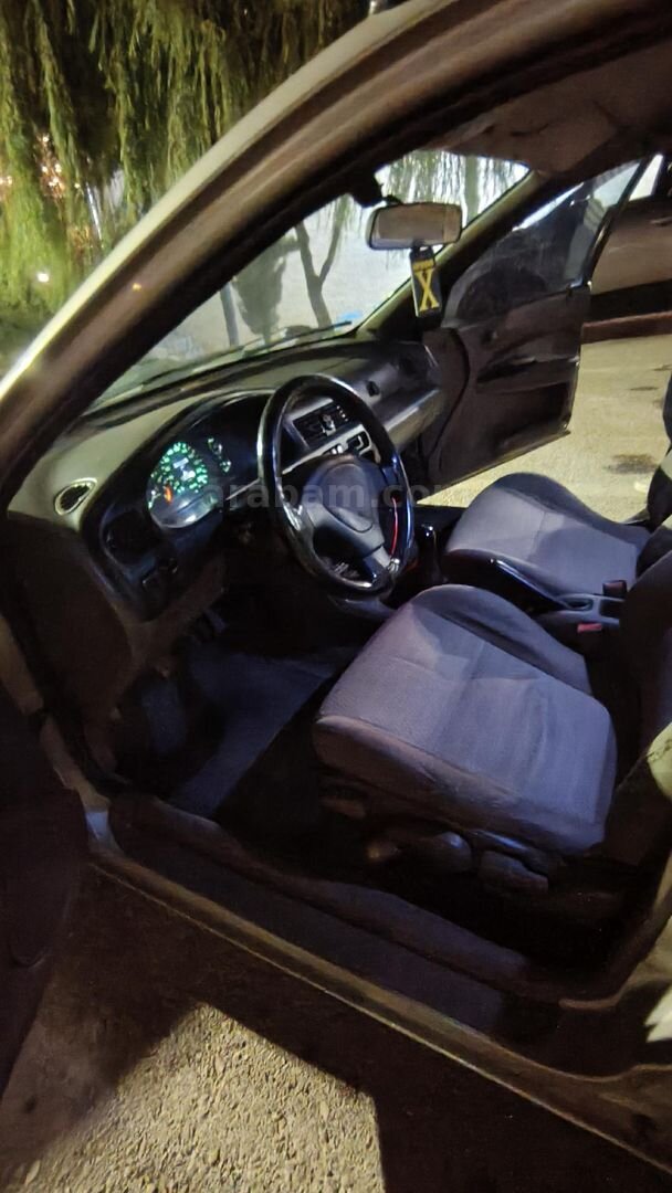 Sahibinden Mazda 323 1.8 Familia 1996 Model Gaziantep 253.000 km Bej 6