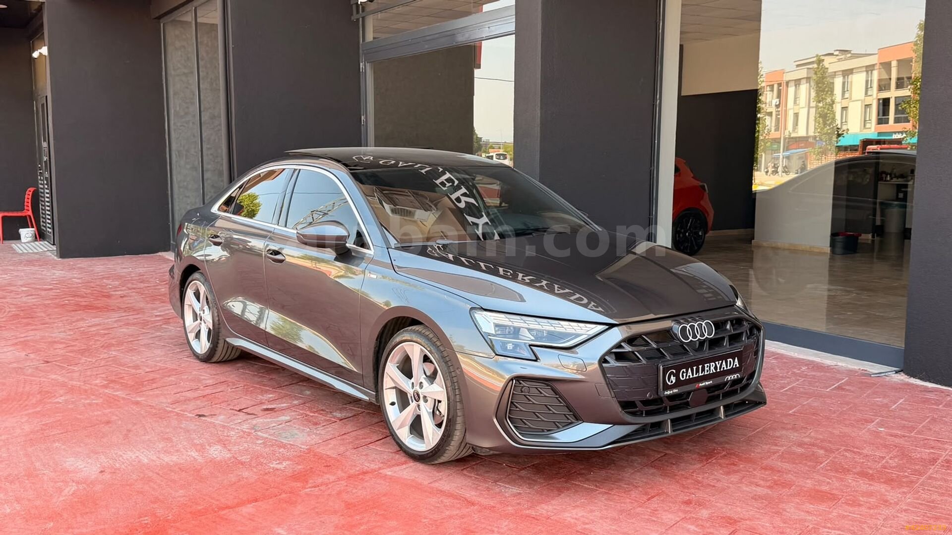 Galeriden Audi A3 Sedan 35 TFSI S-Line 2025 Model Sakarya 8.500 km Gri 2