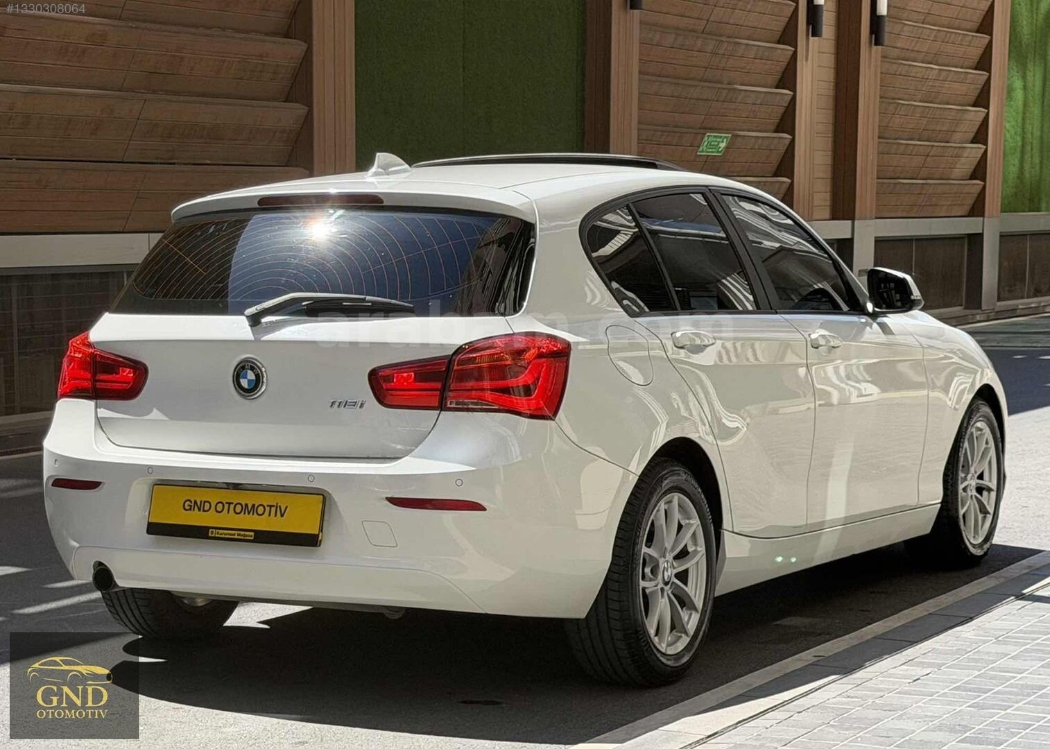 Galeriden BMW 1 Serisi 118i Joy Plus 2017 Model İstanbul 194.800 km Beyaz 7