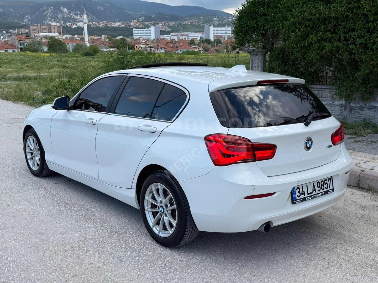 Galeriden BMW 1 Serisi 118i Joy Plus 2015 Model Kütahya 114.000 km Beyaz 2
