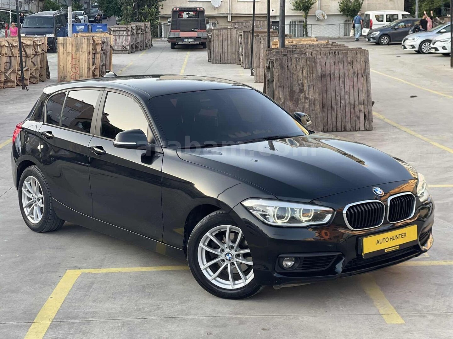 Galeriden BMW 1 Serisi 118i Joy Plus 2016 Model İstanbul 162.000 km Siyah 1