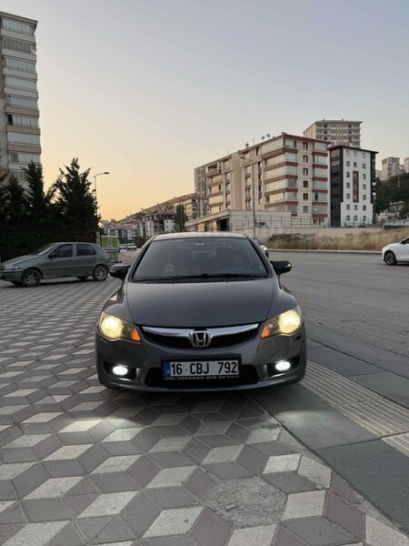 Sahibinden Honda Civic 1.6 Premium 2011 Model Bursa 196.000 km Füme