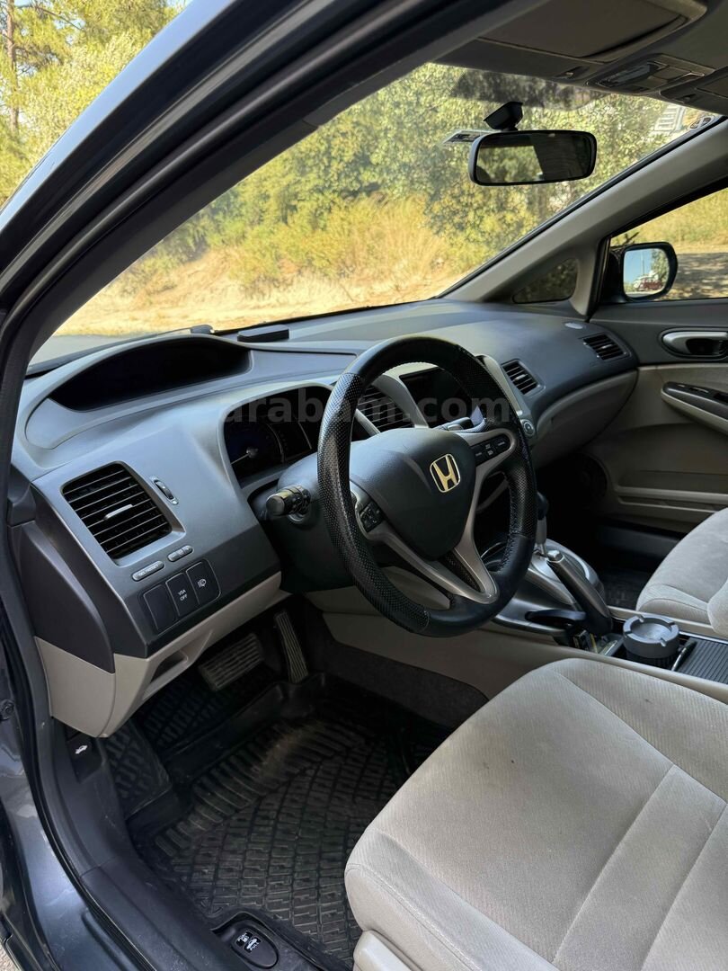 Sahibinden Honda Civic 1.6 Premium 2011 Model Bursa 196.000 km Füme 3