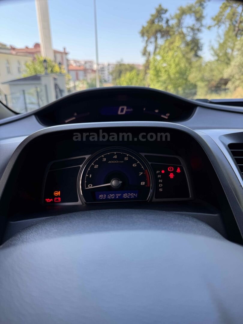 Sahibinden Honda Civic 1.6 Premium 2011 Model Bursa 196.000 km Füme 2