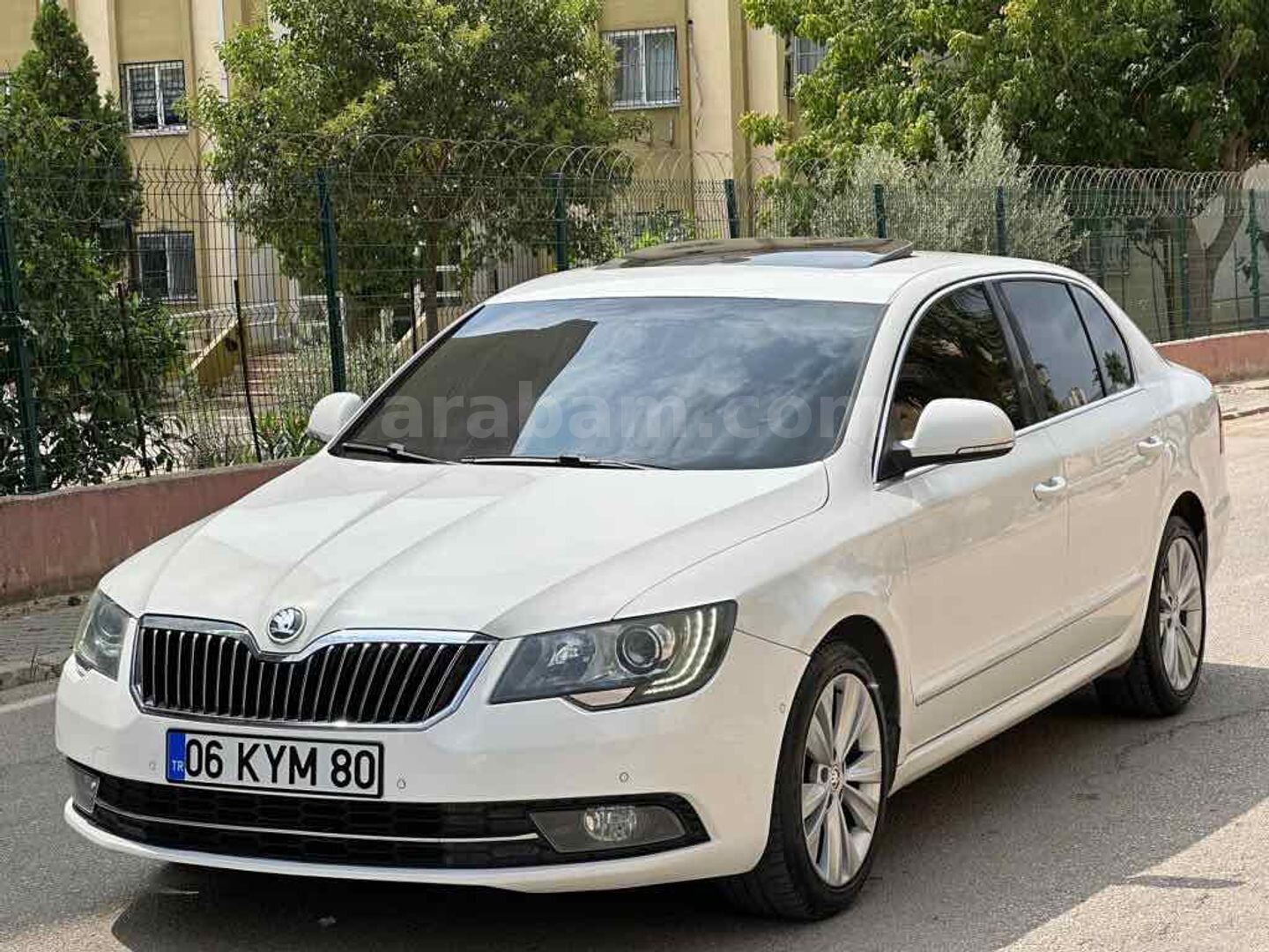 Sahibinden Skoda SuperB 1.6 TDI Prestige 2013 Model Van 287.000 km Beyaz 3