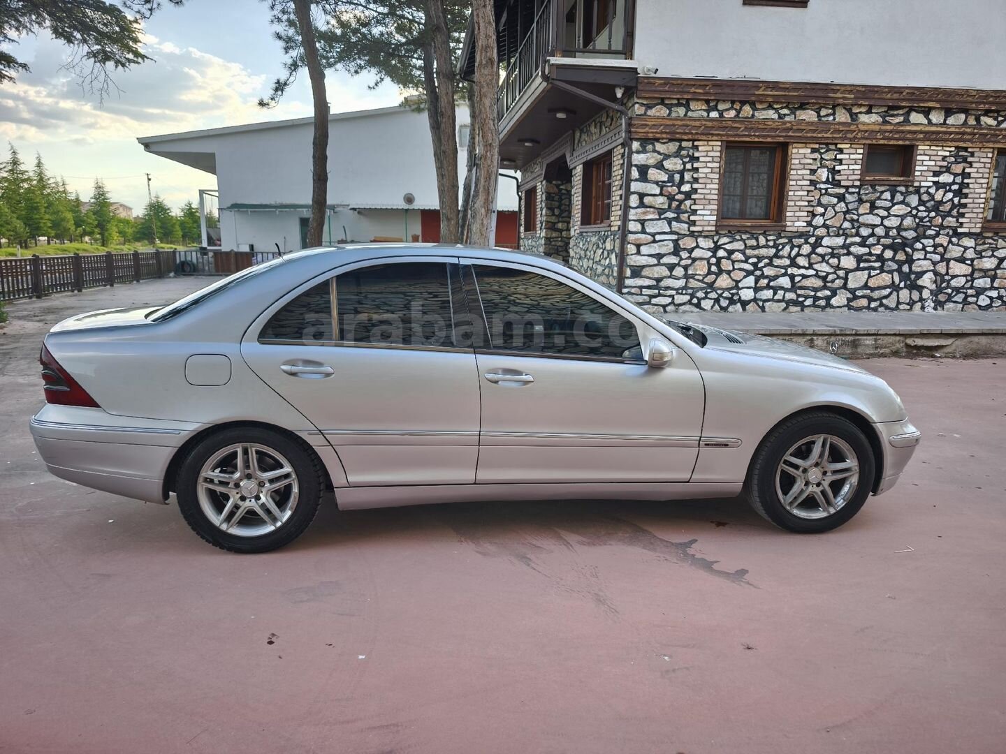 Galeriden Mercedes - Benz C 200 Kompressor Elegance 2001 Model Konya 525.000 km Gri (Gümüş) 7