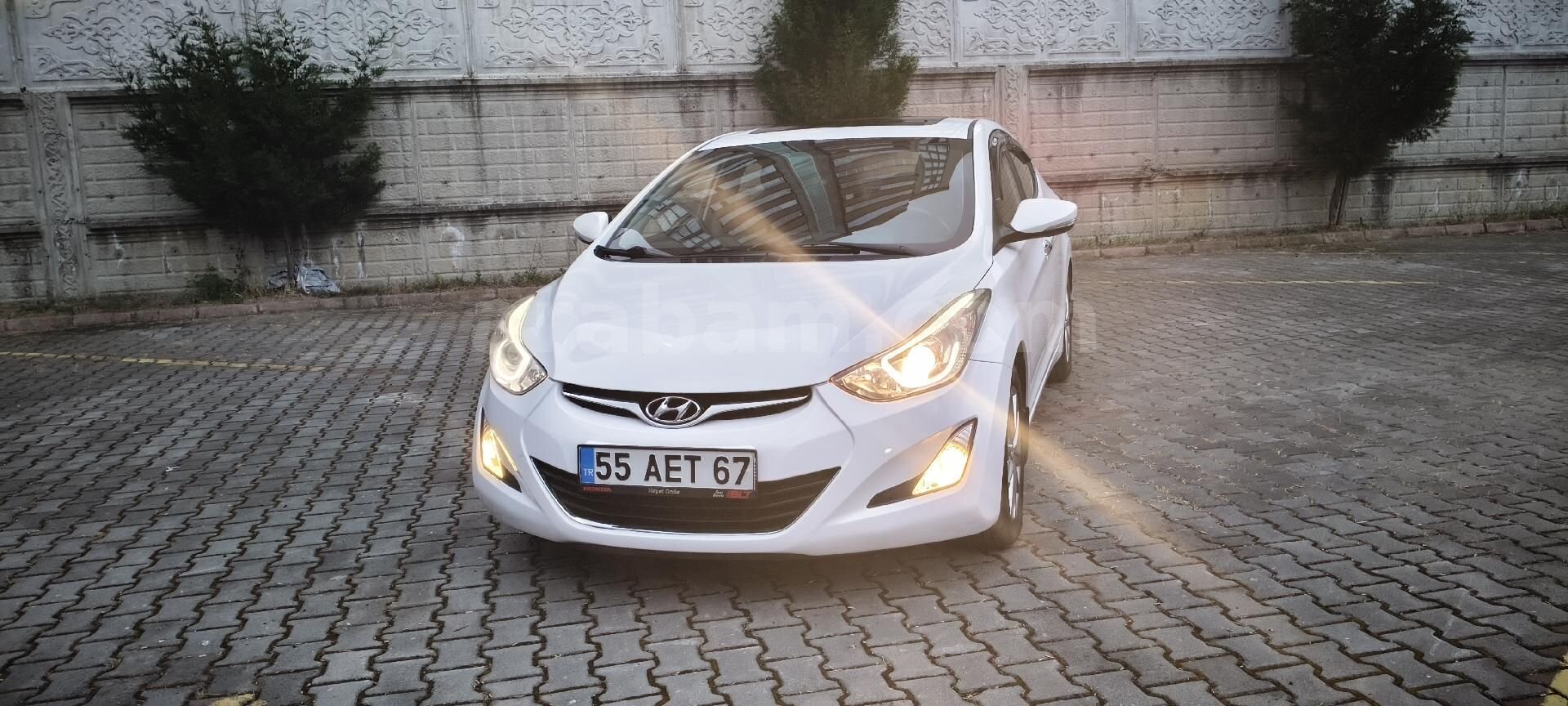 Sahibinden Hyundai Elantra 1.6 CRDi Elite 2014 Model Samsun 153.800 km Beyaz 1
