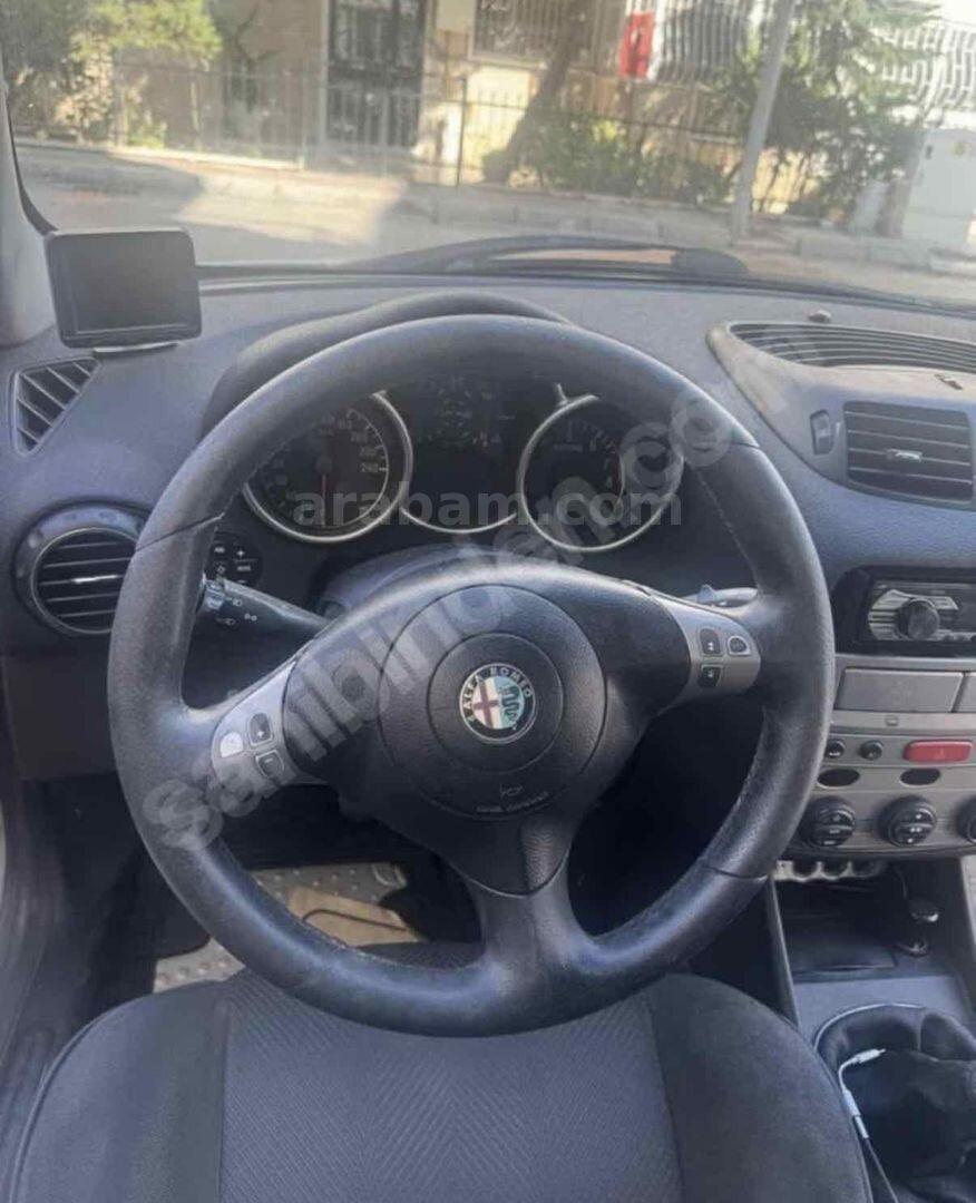Sahibinden Alfa Romeo 147 1.6 TS Progression 2004 Model İzmir 315.000 km Gri 5