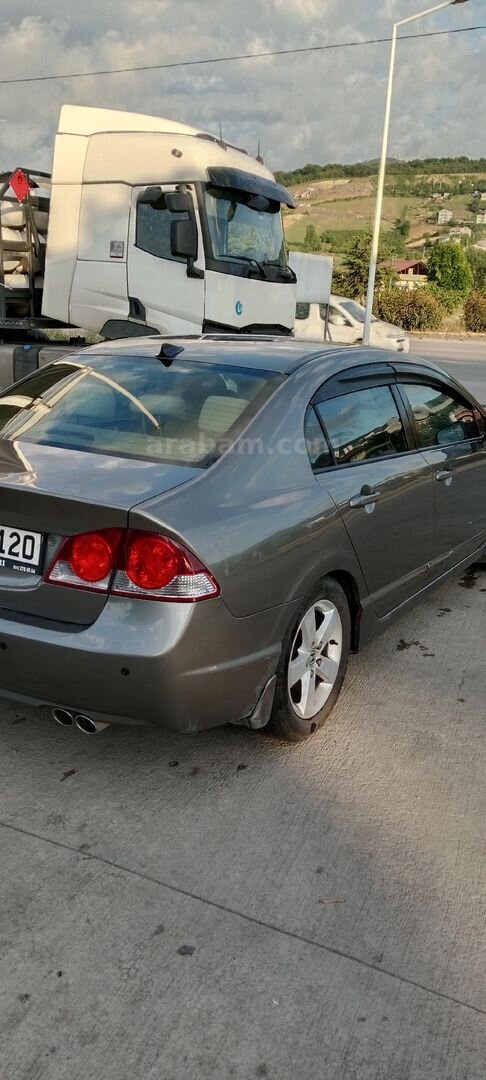 Sahibinden Honda Civic 1.6i VTEC Elegance 2009 Model Samsun 245.250 km Şampanya 4