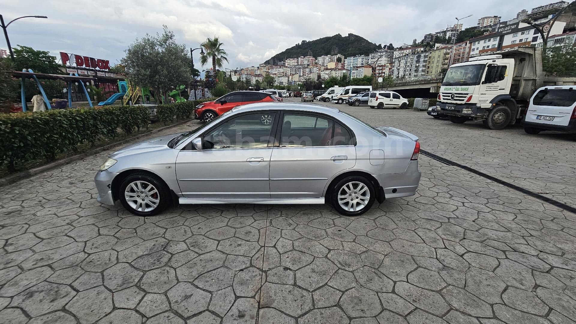 Sahibinden Honda Civic 1.6i VTEC LS 2004 Model Giresun 253.500 km Gri 2