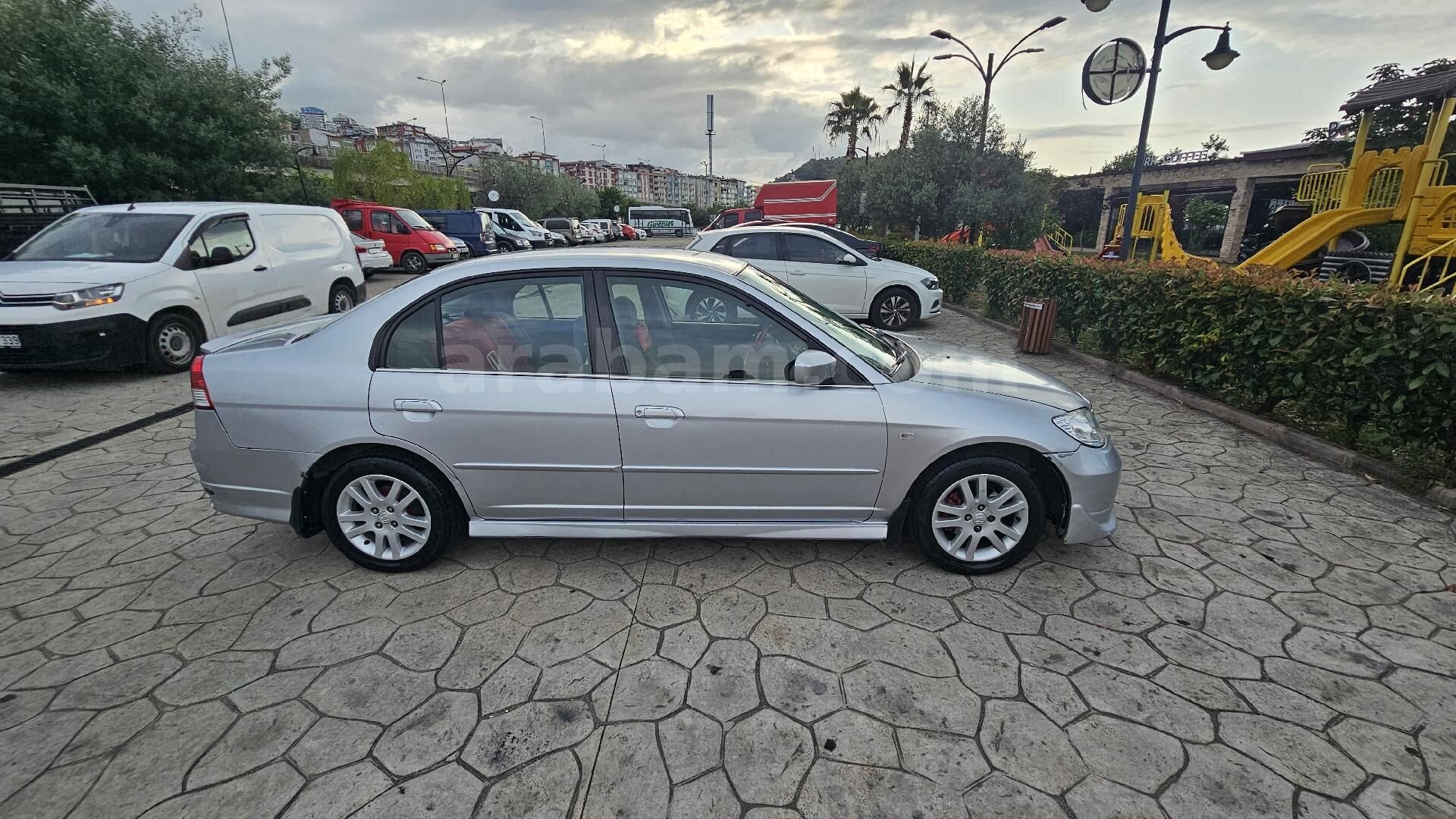 Sahibinden Honda Civic 1.6i VTEC LS 2004 Model Giresun 253.500 km Gri 3