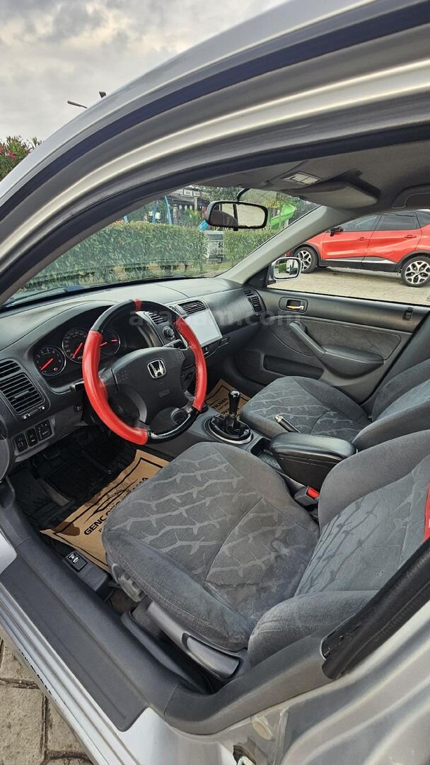 Sahibinden Honda Civic 1.6i VTEC LS 2004 Model Giresun 253.500 km Gri 6