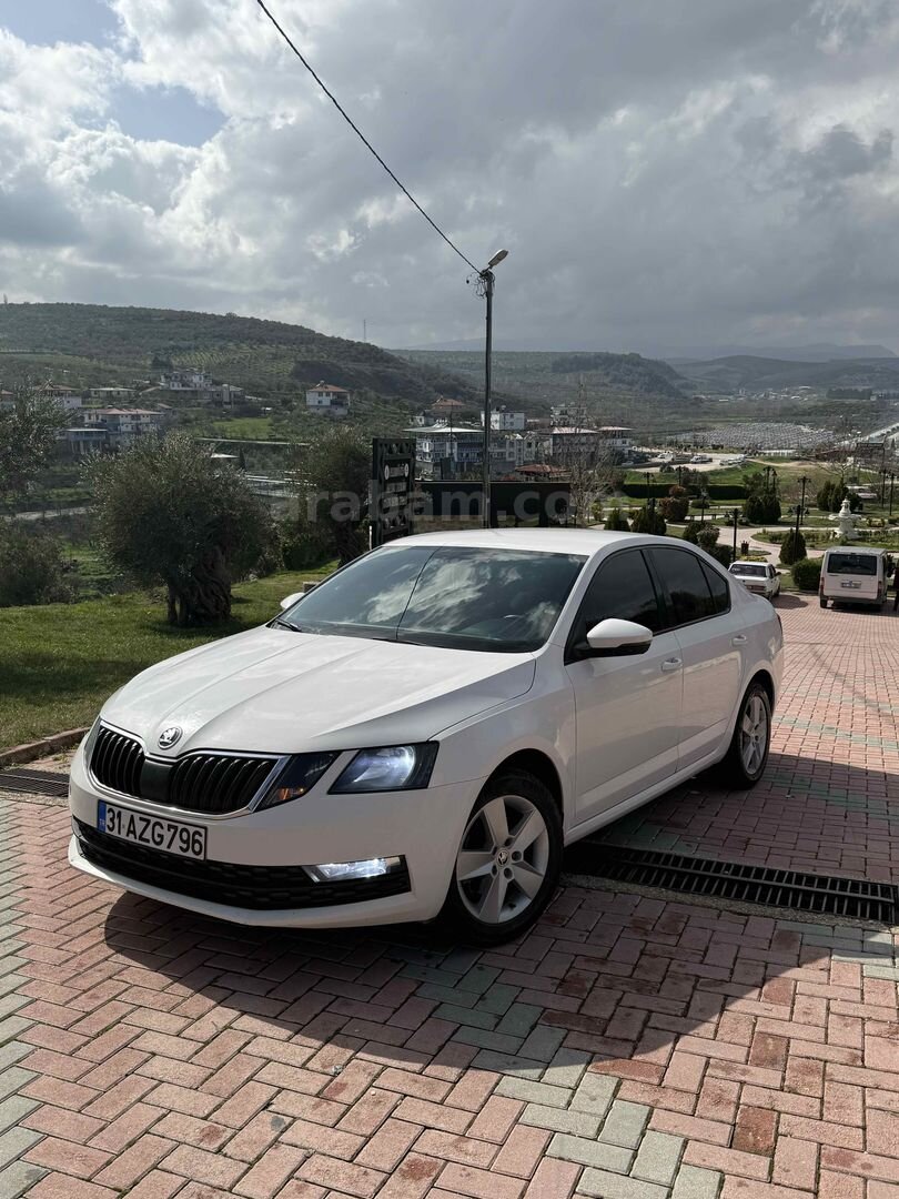 Sahibinden Skoda Octavia 1.6 TDI Optimal 2017 Model Hatay 215.000 km Beyaz 3