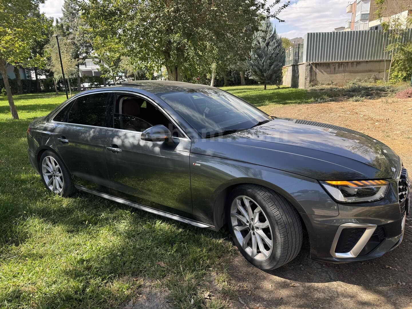 Sahibinden Audi A4 Sedan 40 TDI S Line 2020 Model Batman 122.000 km Füme 3