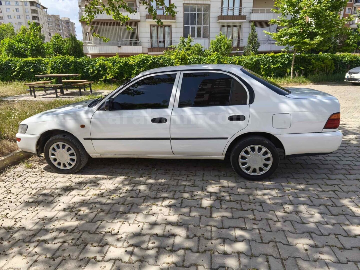 Sahibinden Toyota Corolla 1.3 XE 1998 Model Şanlıurfa 235.000 km Beyaz 2