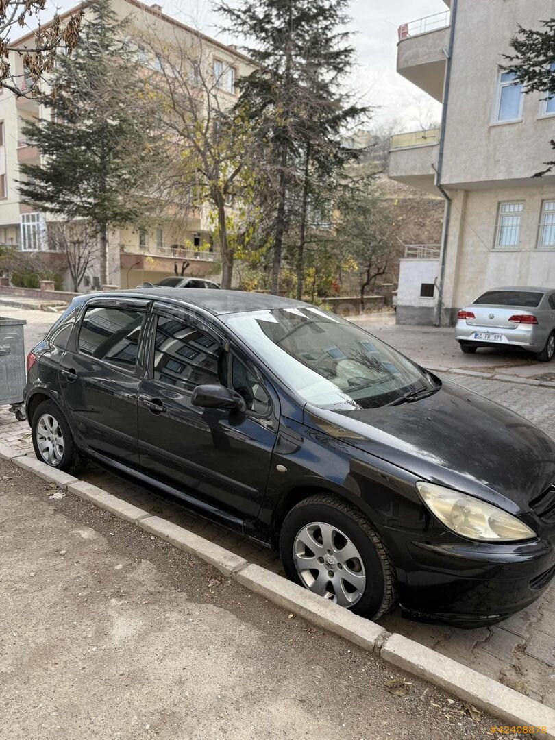 Galeriden Peugeot 307 1.6 XT 2004 Model Nevşehir 288.000 km Siyah 3