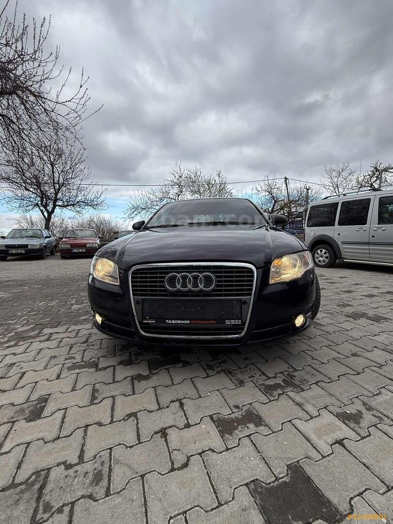 Galeriden Audi A4 Sedan 1.6 2006 Model Nevşehir 360.000 km Lacivert 2