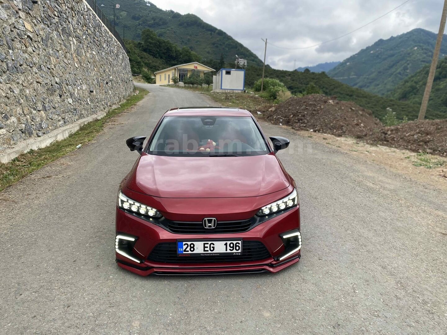 Sahibinden Honda Civic 1.5 i-VTEC Executive Plus 2023 Model Giresun 60.000 km Kırmızı 4