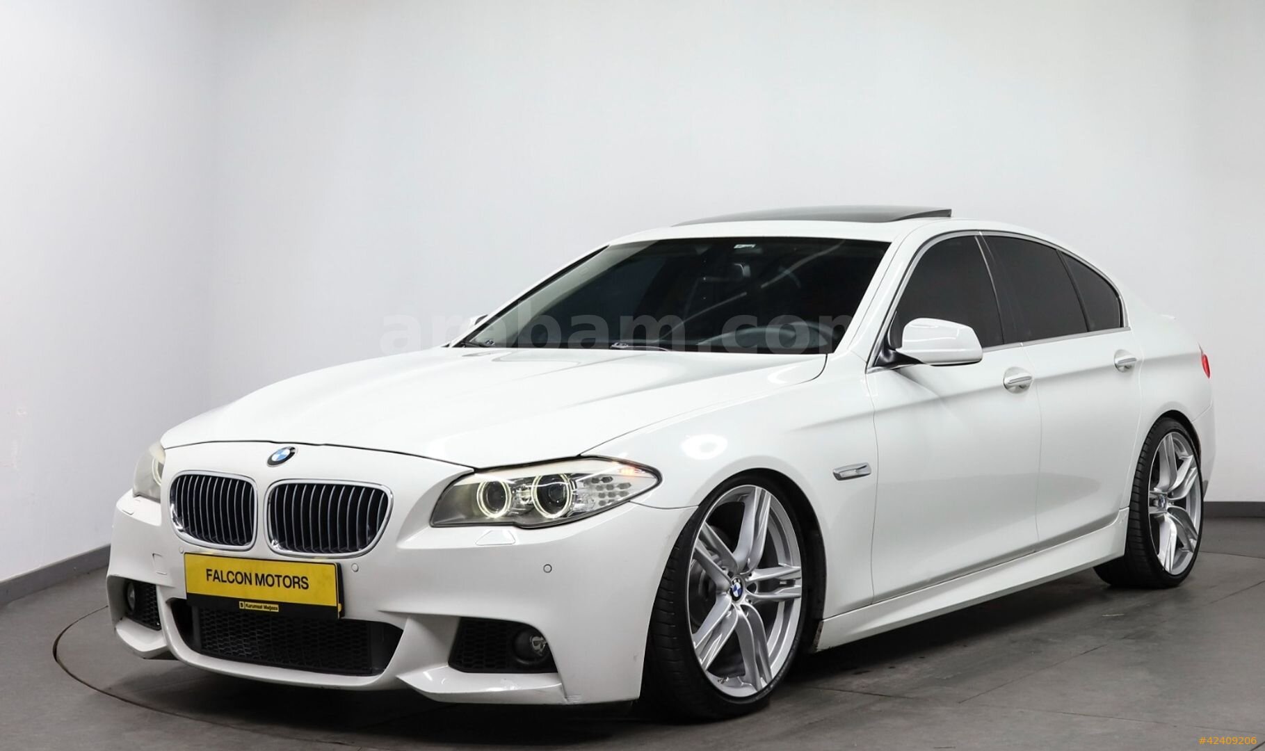 Galeriden BMW 5 Serisi 520d M Sport 2011 Model İstanbul 278.500 km Beyaz 1