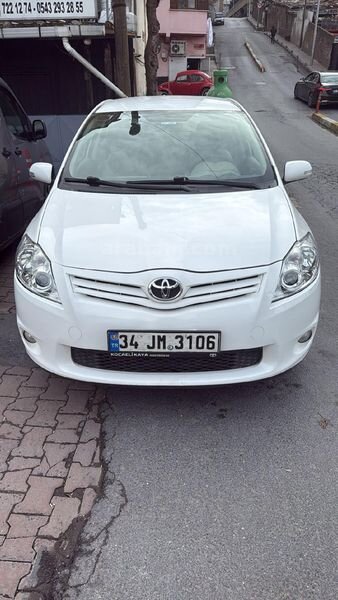 Sahibinden Toyota Auris 1.4 D-4D Comfort Plus 2012 Model Kocaeli 186.000 km Beyaz