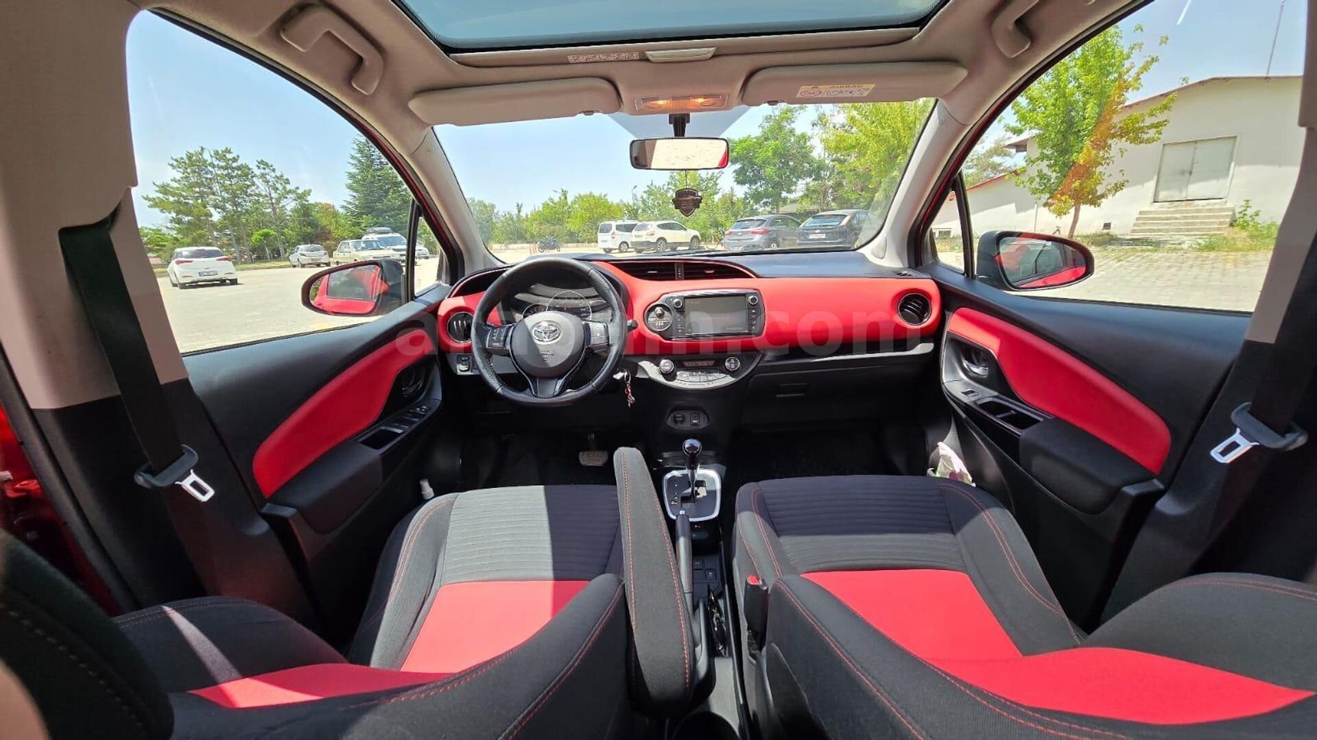 Sahibinden Toyota Yaris 1.33 Style Red Skypack 2015 Model Tunceli 121.000 km Kırmızı 2