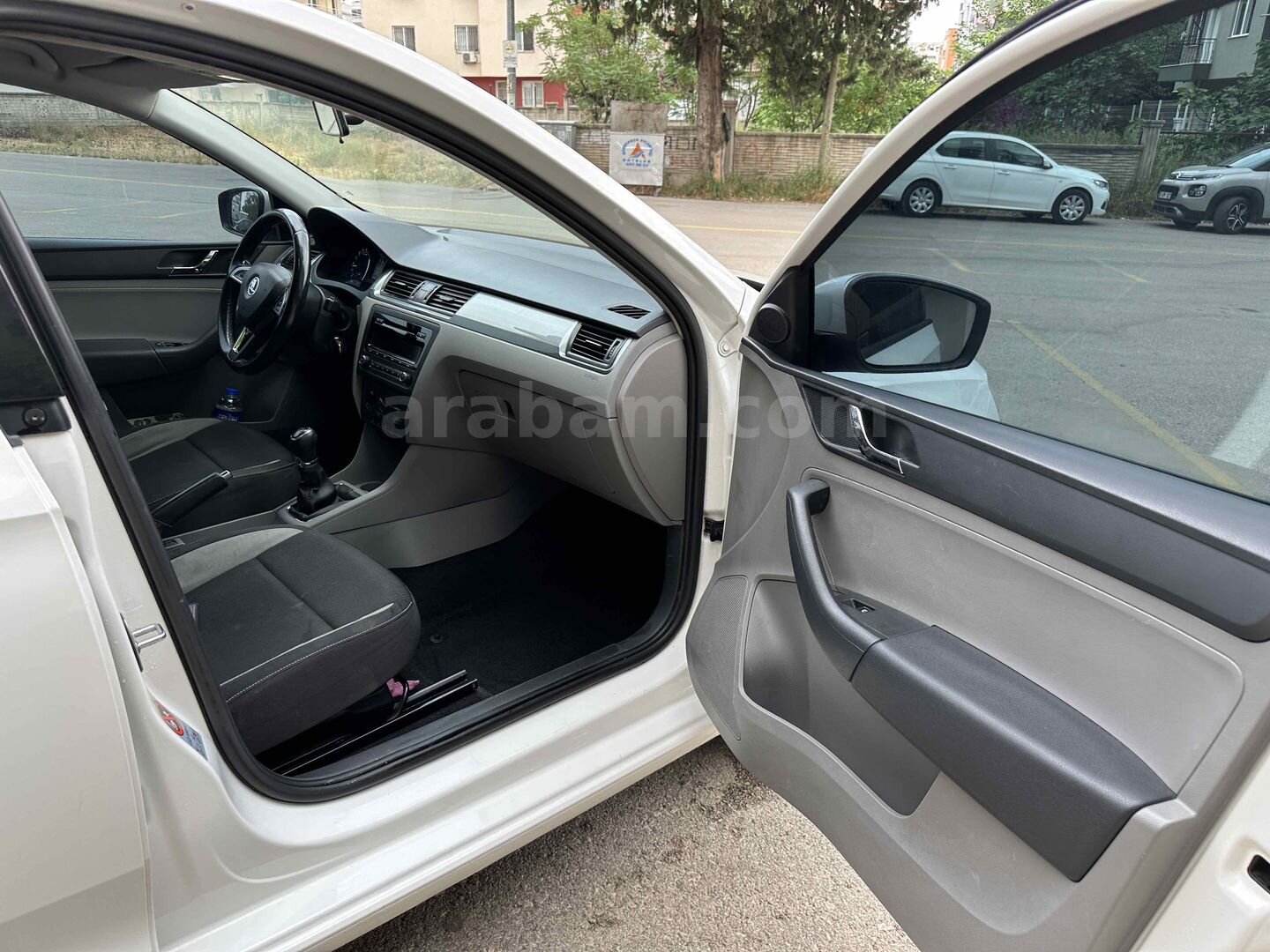 Sahibinden Skoda Rapid 1.6 CR TDI Spaceback Ambition 2014 Model Antalya 145.000 km Beyaz 5