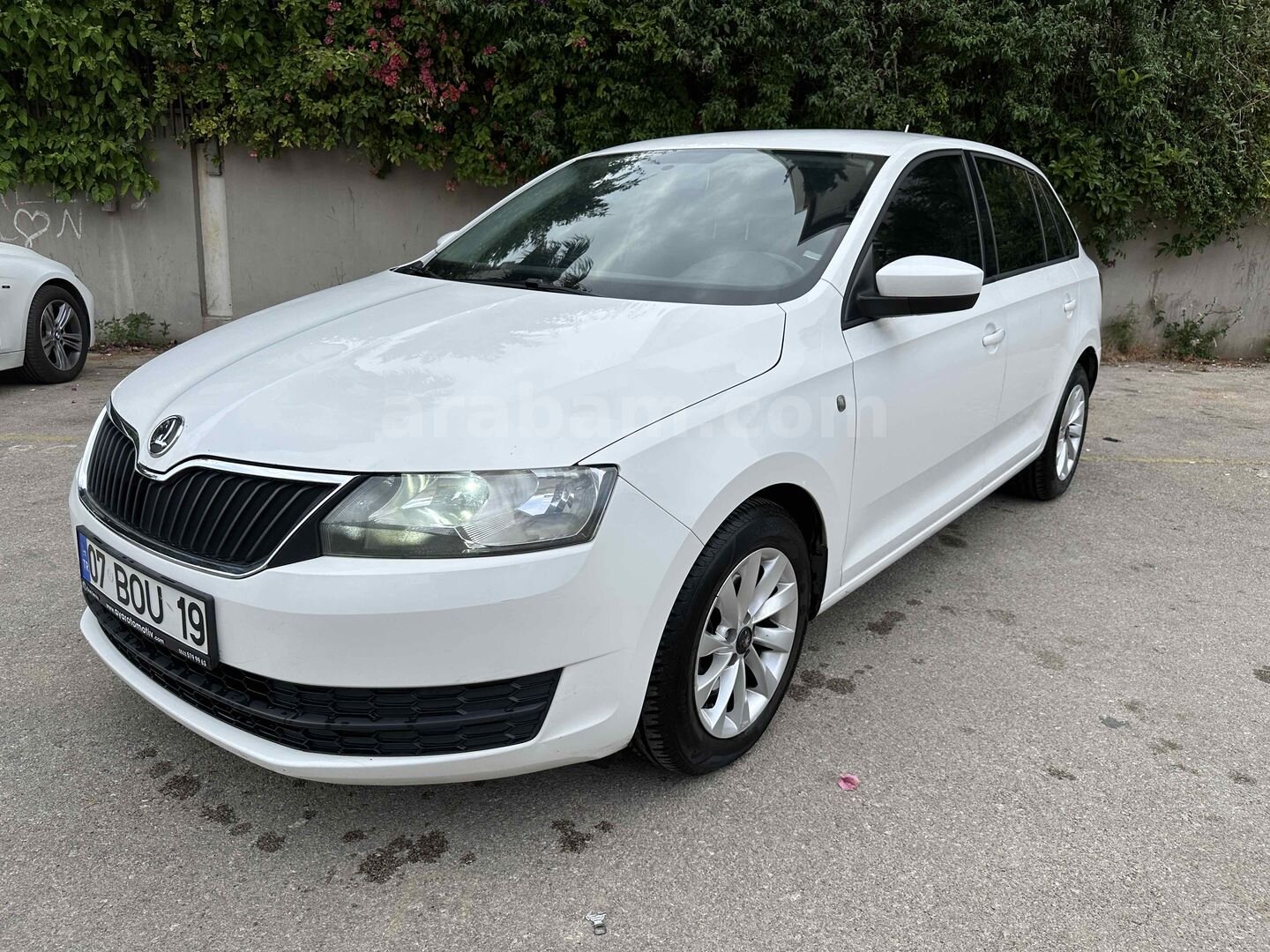 Sahibinden Skoda Rapid 1.6 CR TDI Spaceback Ambition 2014 Model Antalya 145.000 km Beyaz 4